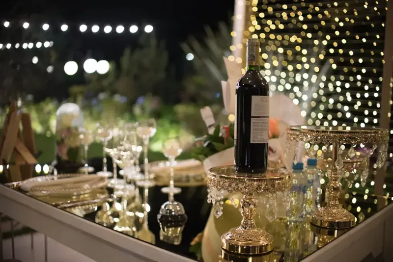 Salón El Bosque — interior iluminado para bodas y eventos en Bogotá